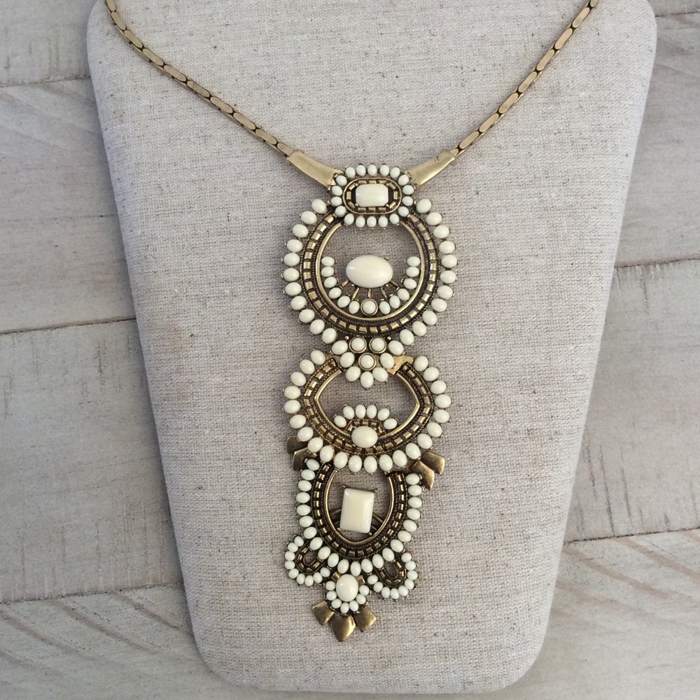 Stella and Dot Havana Pendant Necklace